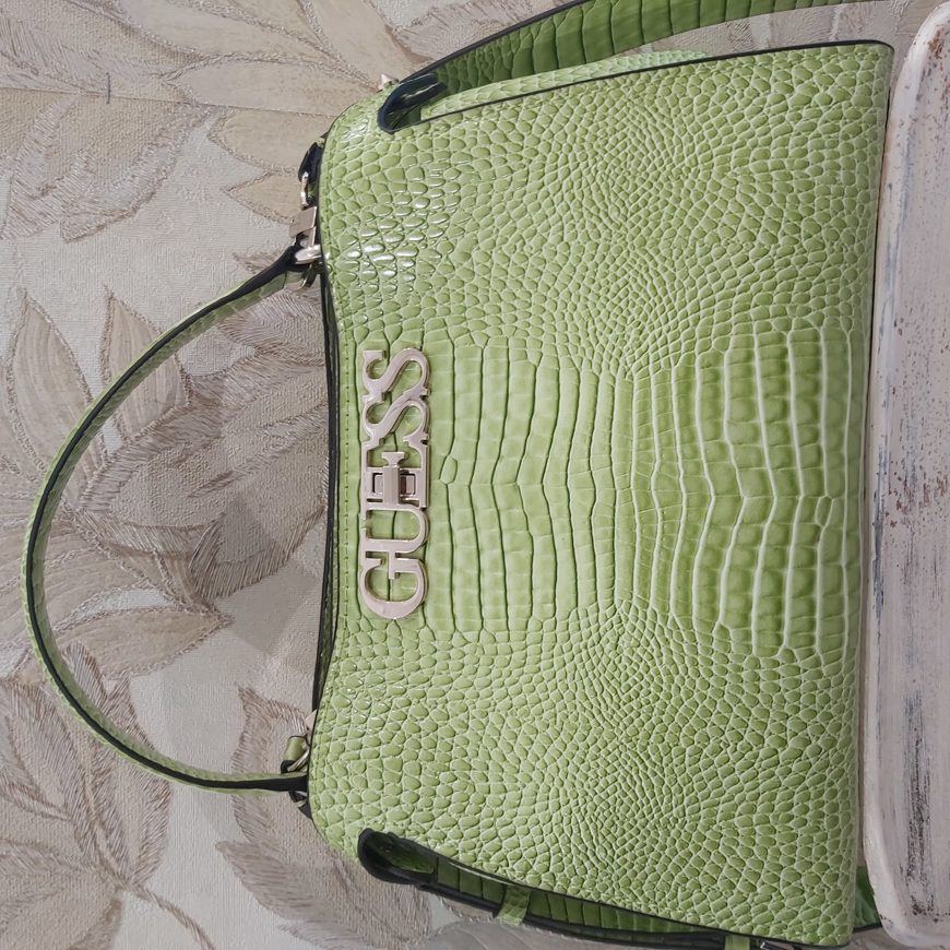 Immagine di Borsa Guess -Borsa a mano media Uptown - VERDE